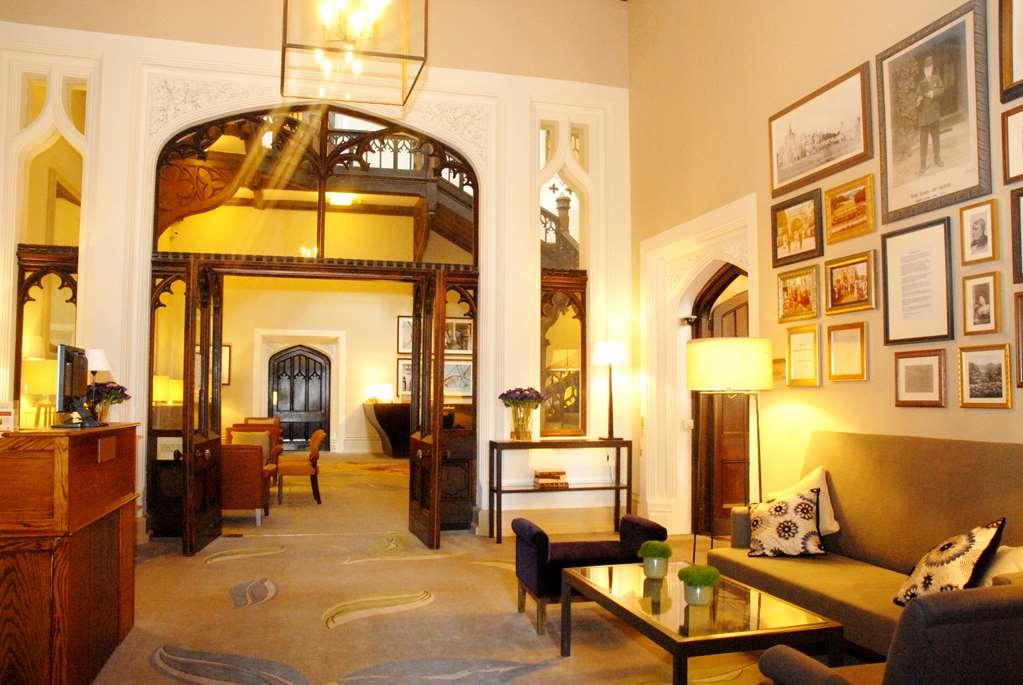 De Vere Court 4*