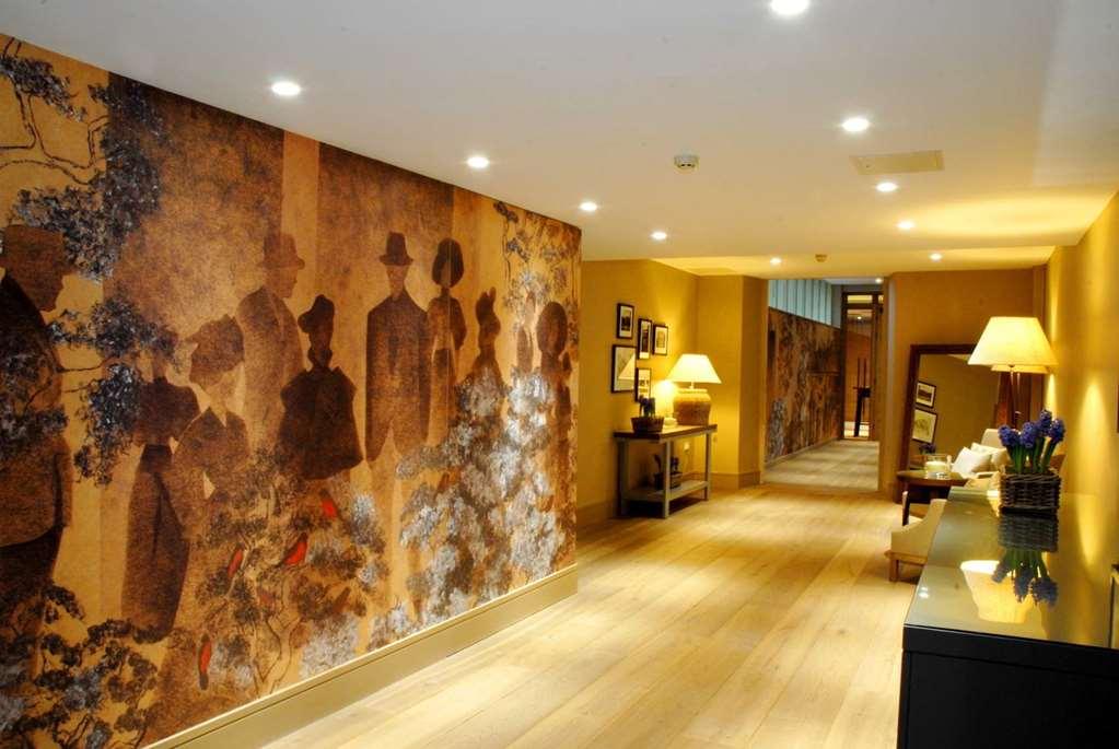 De Vere Court