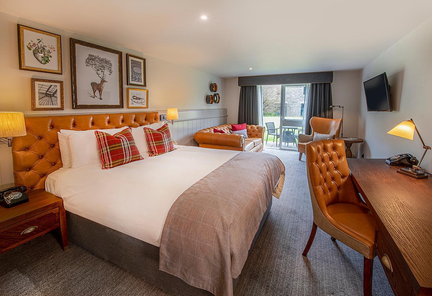 De Vere Court Hotel 4*
