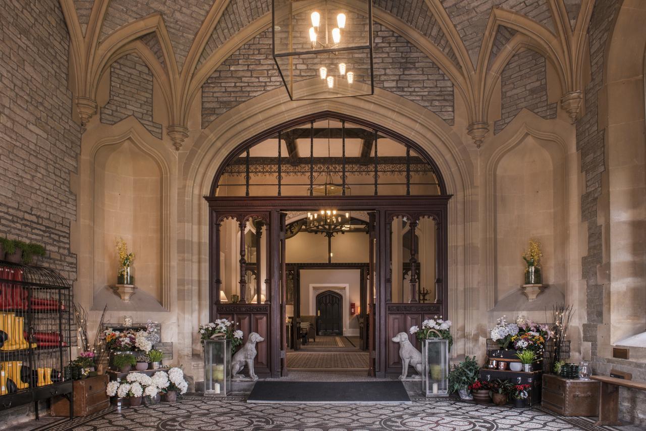 Hotel De Vere Court 4*
