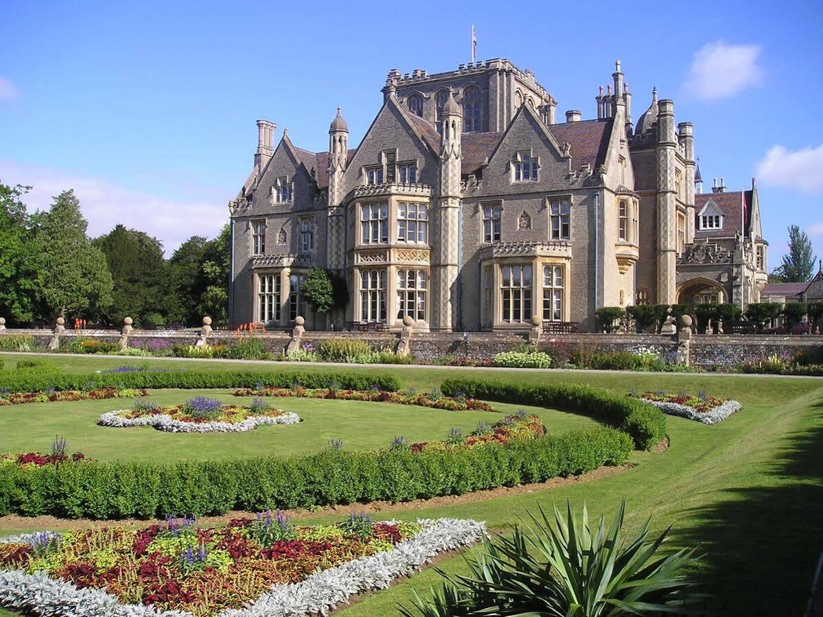 De Vere Court Hotel